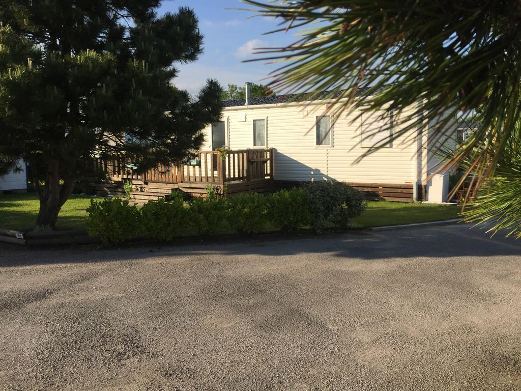Camping Caravaning Les Cerisiers Berck Sur Mer Verton エクステリア 写真