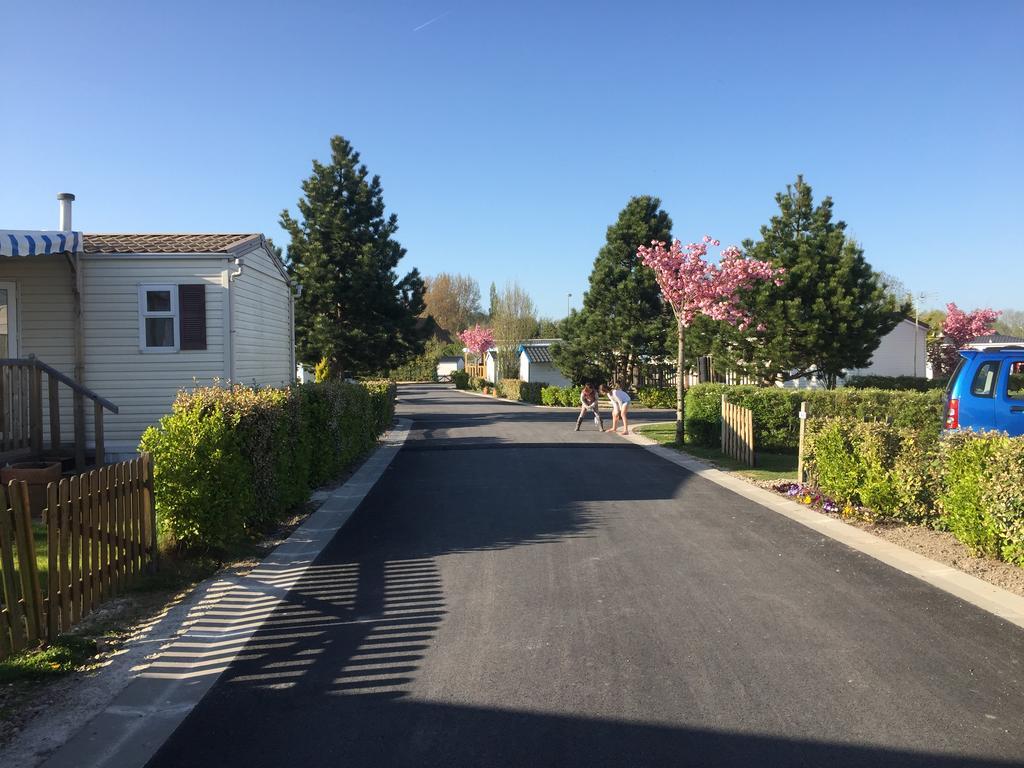 Camping Caravaning Les Cerisiers Berck Sur Mer Verton エクステリア 写真