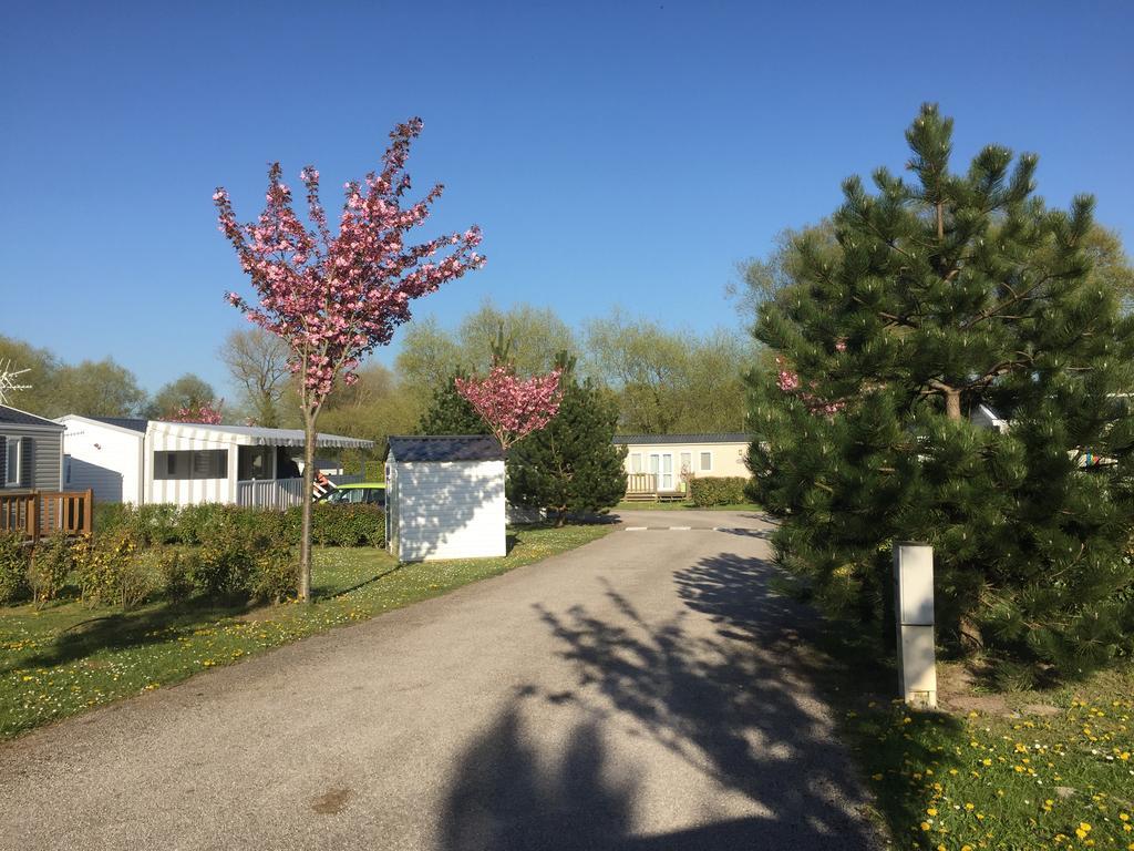 Camping Caravaning Les Cerisiers Berck Sur Mer Verton エクステリア 写真