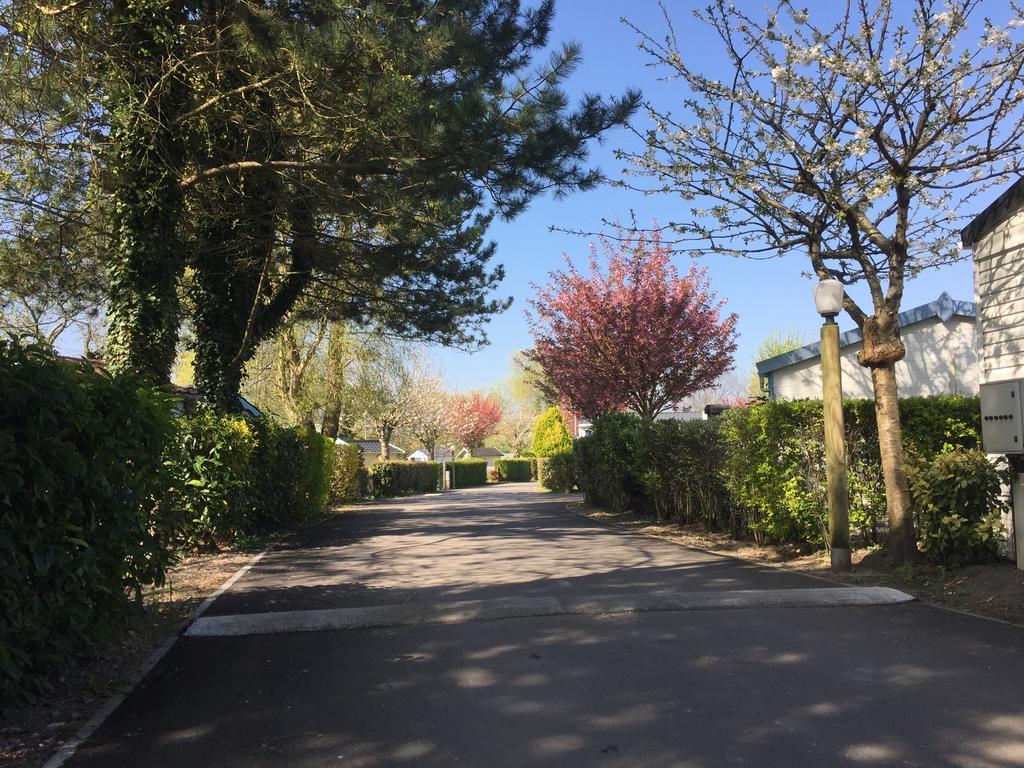 Camping Caravaning Les Cerisiers Berck Sur Mer Verton エクステリア 写真