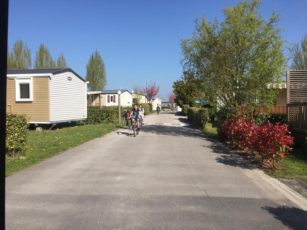Camping Caravaning Les Cerisiers Berck Sur Mer Verton エクステリア 写真