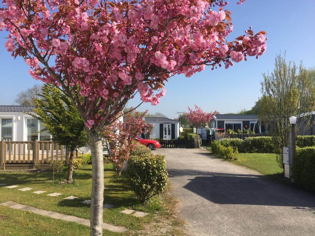 Camping Caravaning Les Cerisiers Berck Sur Mer Verton エクステリア 写真